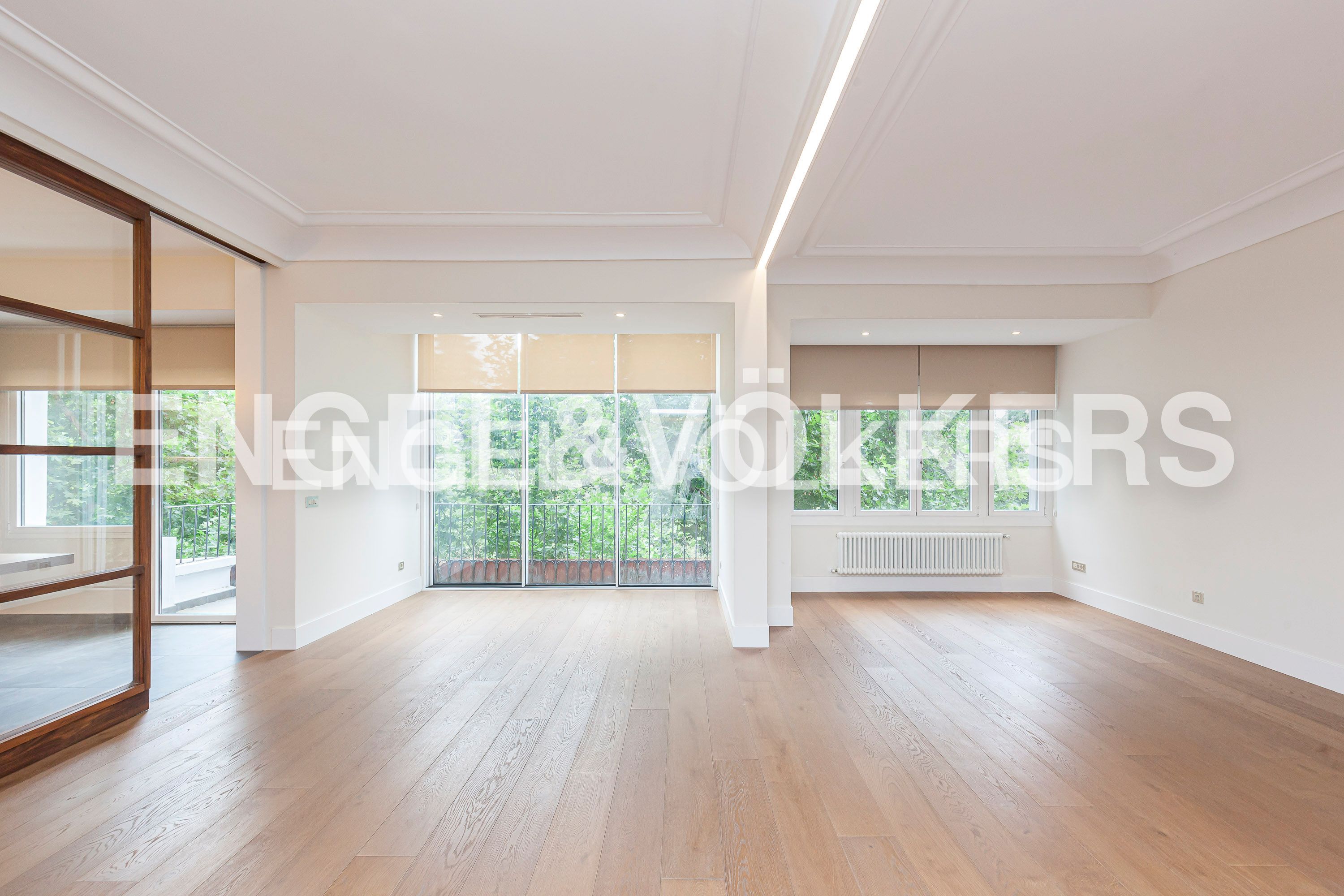 Exterior view of Apartment to rent in  Madrid Capital  with Air Conditioner, Heating and Terrace