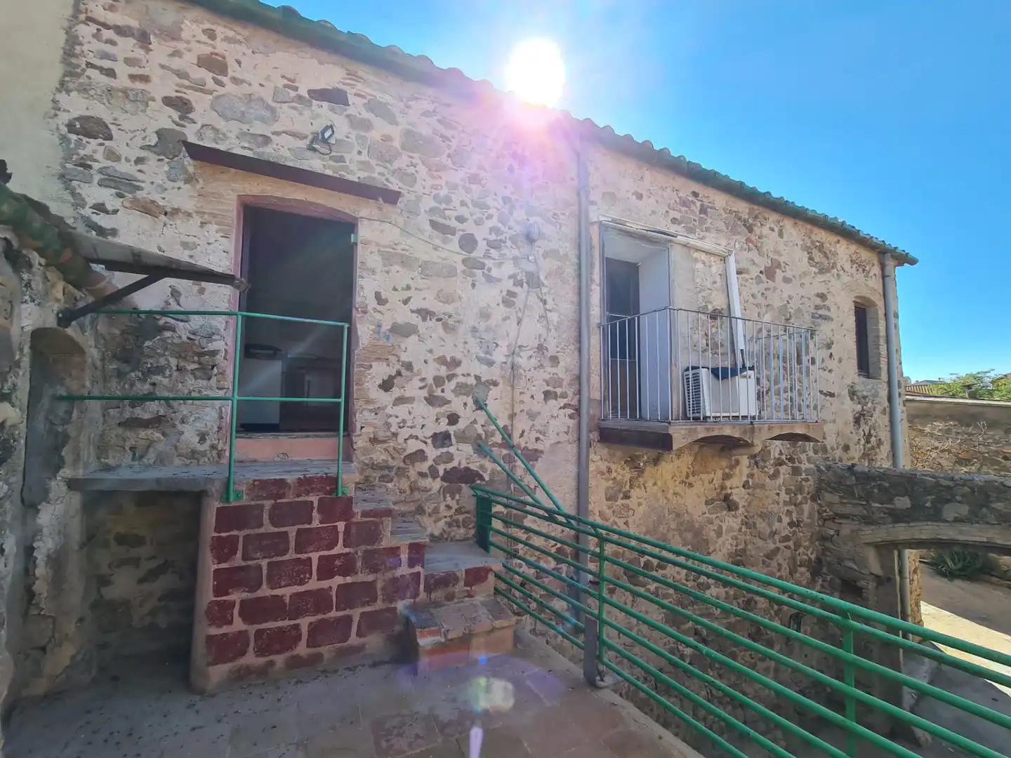 Exterior view of Houses for sale in Masarac i Vilarnadal  with Heating