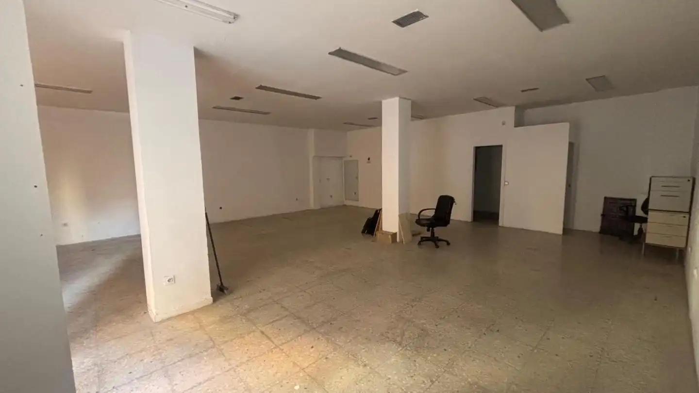 Local comercial de lloguer a Del Ferial