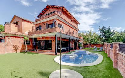 Garden of House or chalet for sale in Castelldefels  with Air Conditioner, Terrace and Swimming Pool