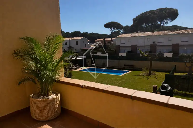 Garten von Einfamilien-Reihenhaus zum Verkauf in L'Escala mit Klimaanlage, Heizung und Terrasse