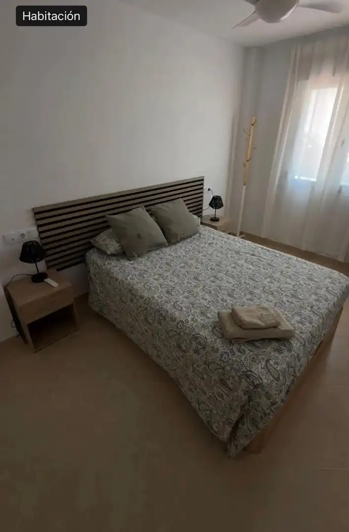 Habitación de Piso de alquiler en Benalmádena con Aire acondicionado, Trastero y Amueblado
