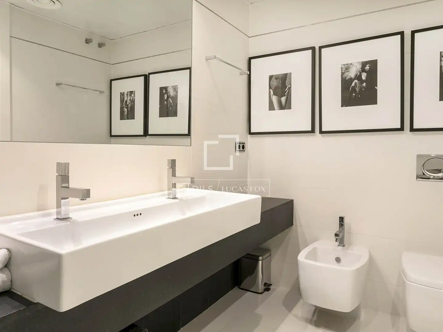 Badezimmer von Dachboden zum Verkauf in Barcelona mit Klimaanlage, Heizung und Privatgarten