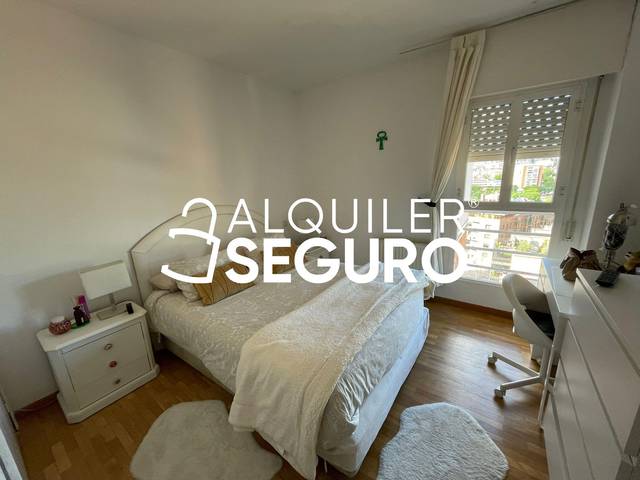 Piso en Alquiler en del Valle de Bergantiños en Valdezarza