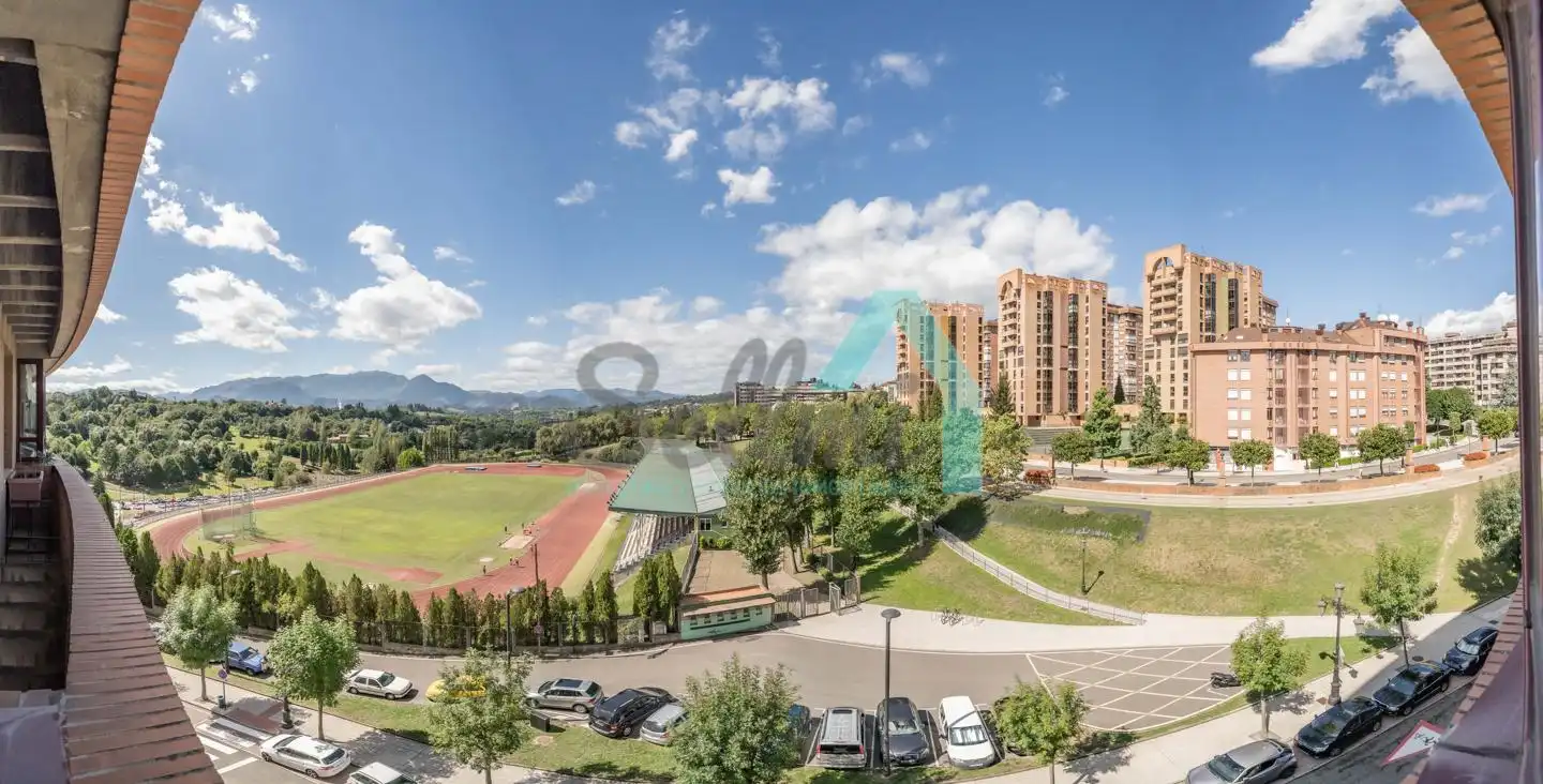 Piso de alquiler en Oviedo  con Calefacción, Parquet y Terraza