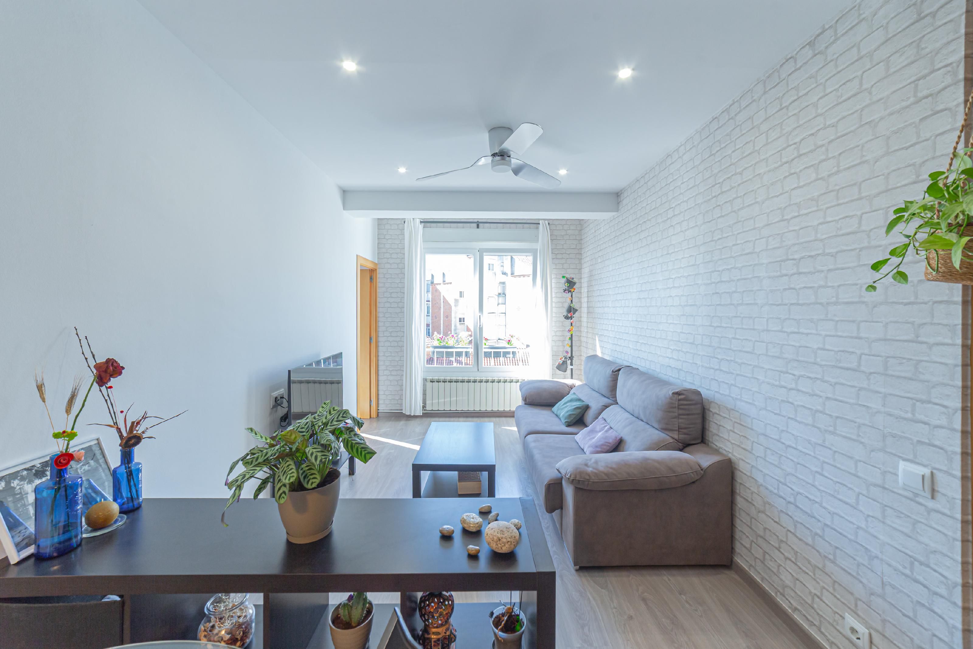 Flat for sale in El Guinardó