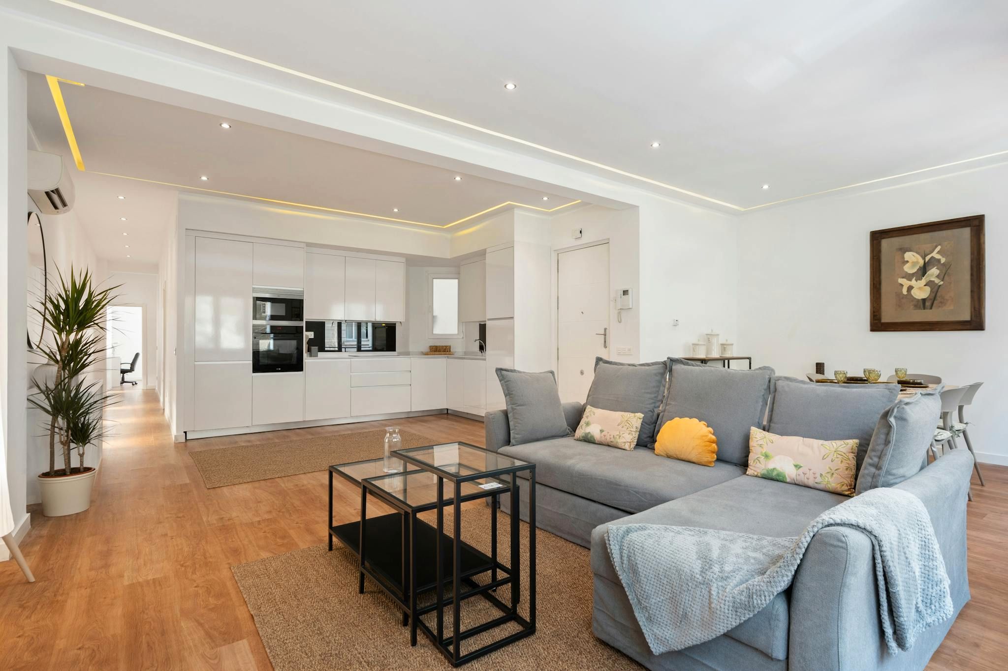 Living room of Flat for rent in  Madrid Capital  with Air Conditioner, Heating and Furnished