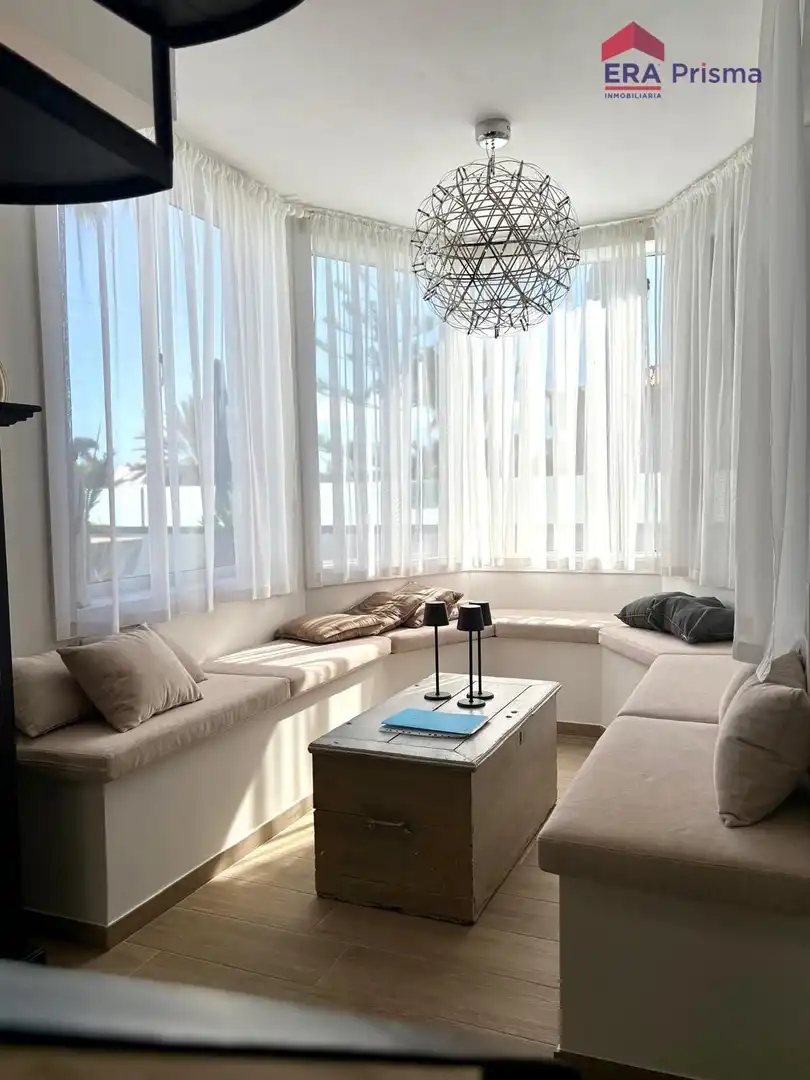 Sala d'estar de Casa o xalet en venda en Arona amb Aire condicionat, Jardí privat i Terrassa