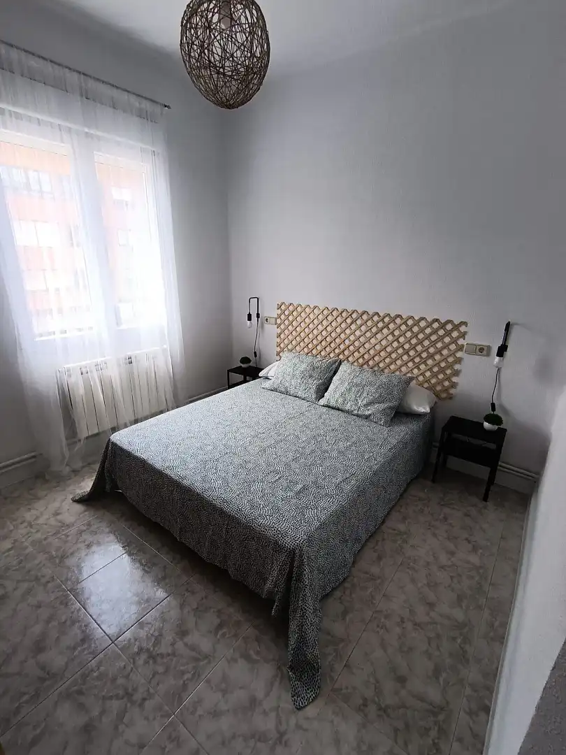 Apartamento de alquiler en Flores de Sil - La Placa