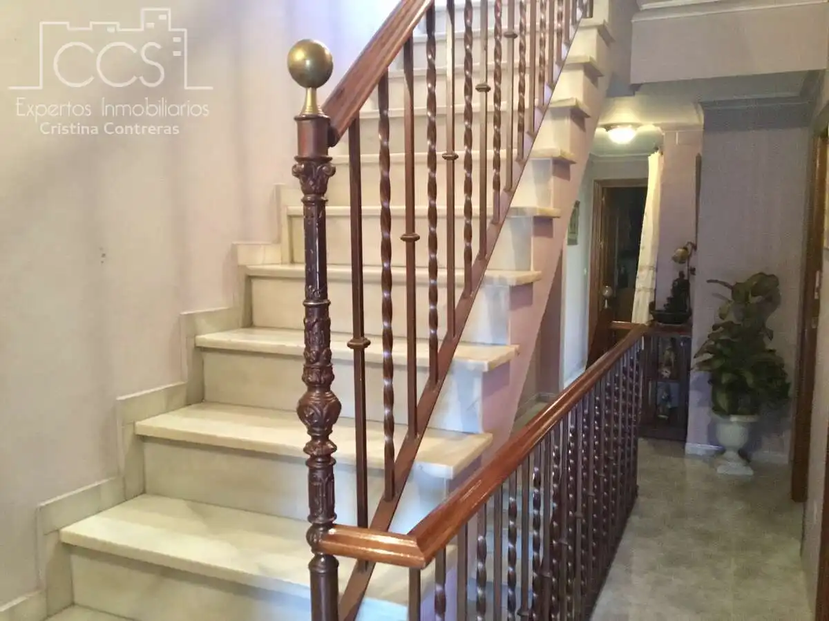 Casa adosada en venta en Sevilla con Aire acondicionado, Terraza y Trastero