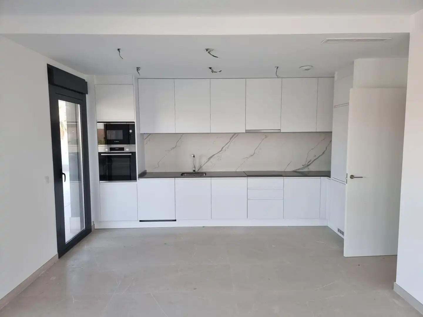 Apartamento con piscina en venta en Marisol Park - Ortembach - Los Almendros, imagen 4