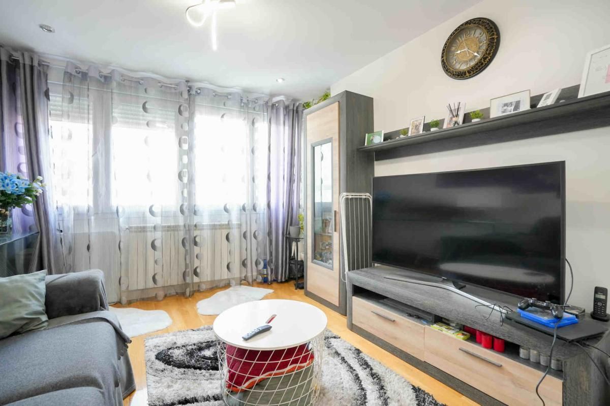 Pis en venda a C. de San Pedro de Cardeña, Apóstol Santiago