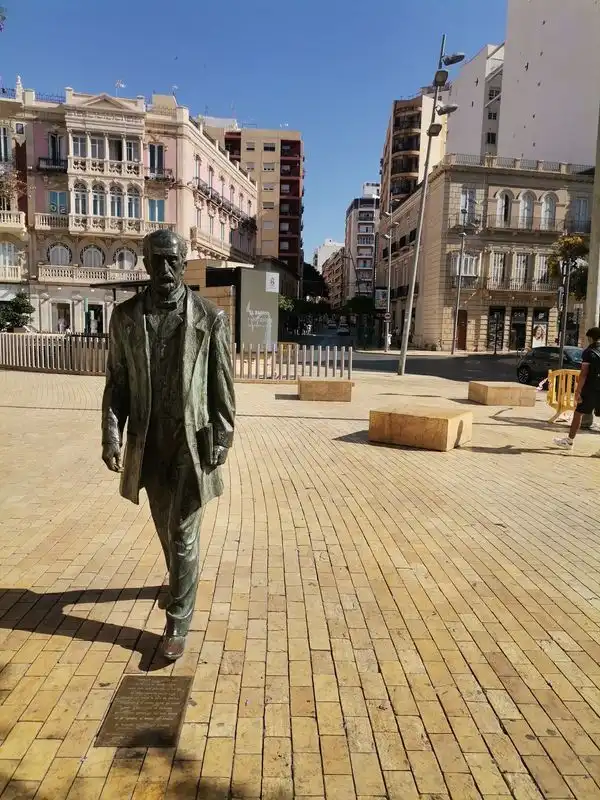 Vista exterior de Ático para compartir en Almería con Terraza, Amueblado y Horno