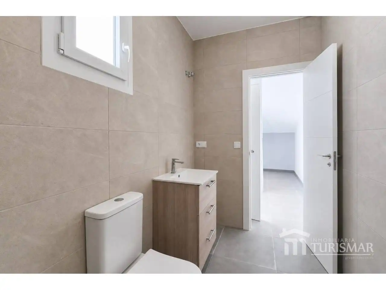 Detached house with pool for sale in Calle Luís Góngora 1, imagen 4