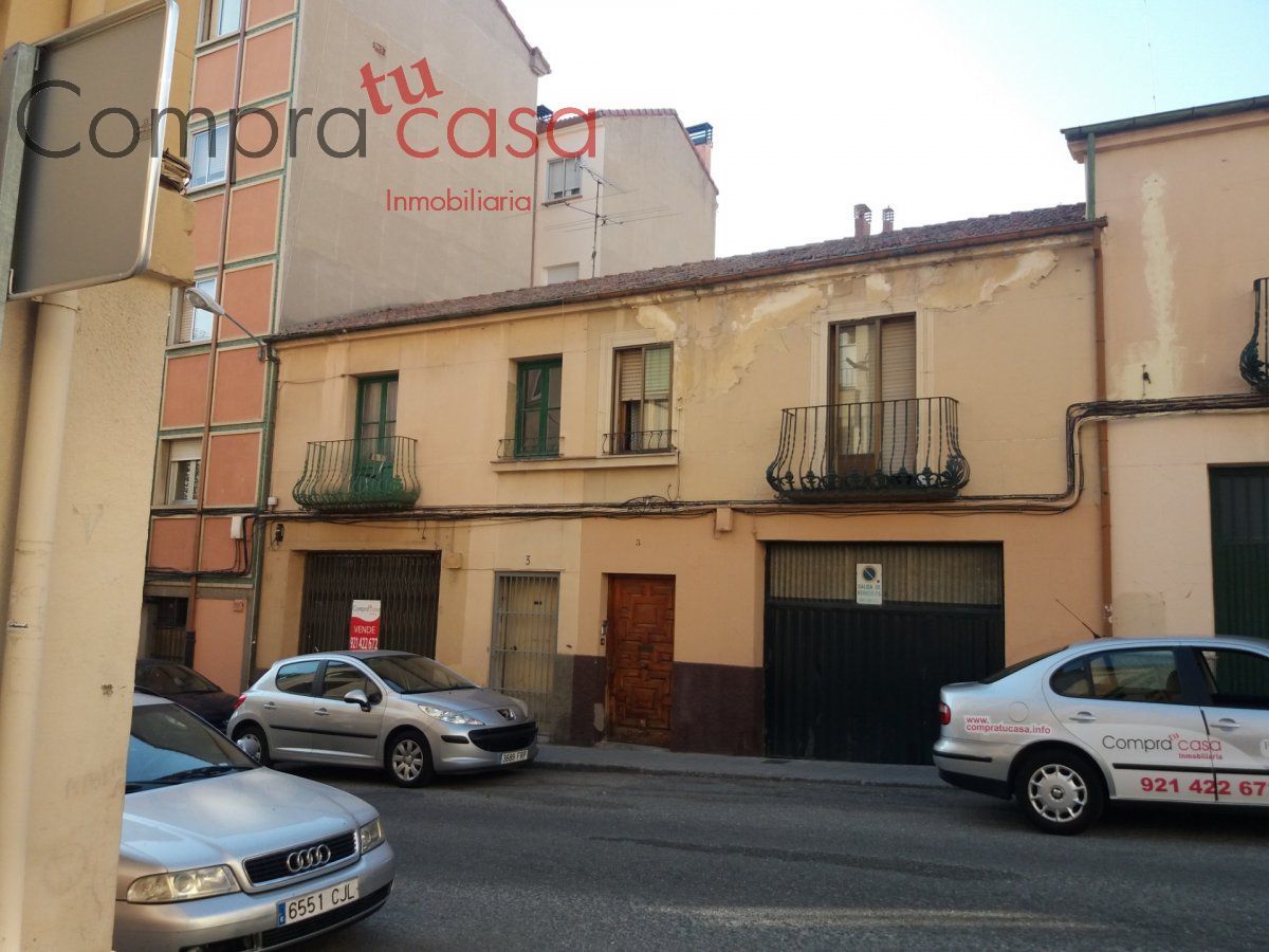 Vista exterior de Casa o xalet en venda en Segovia Capital amb Calefacció