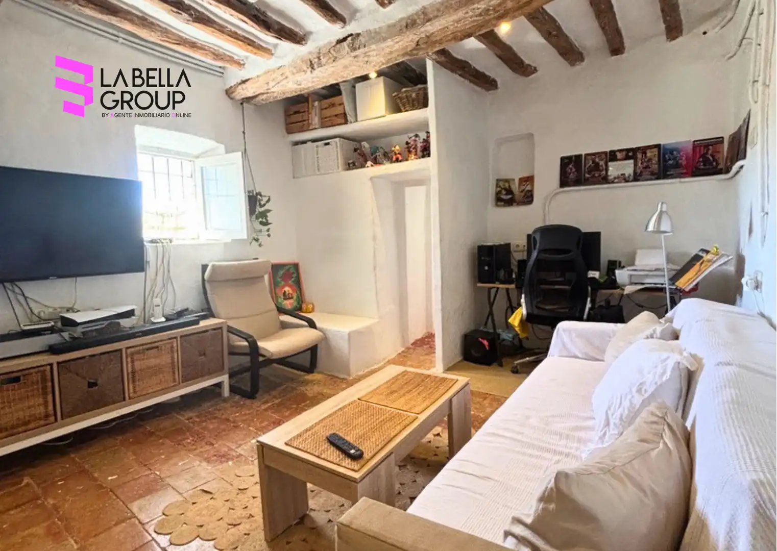 Sala d'estar de Finca rústica en venda en Santa Eulària des Riu amb Aire condicionat, Jardí privat i Terrassa