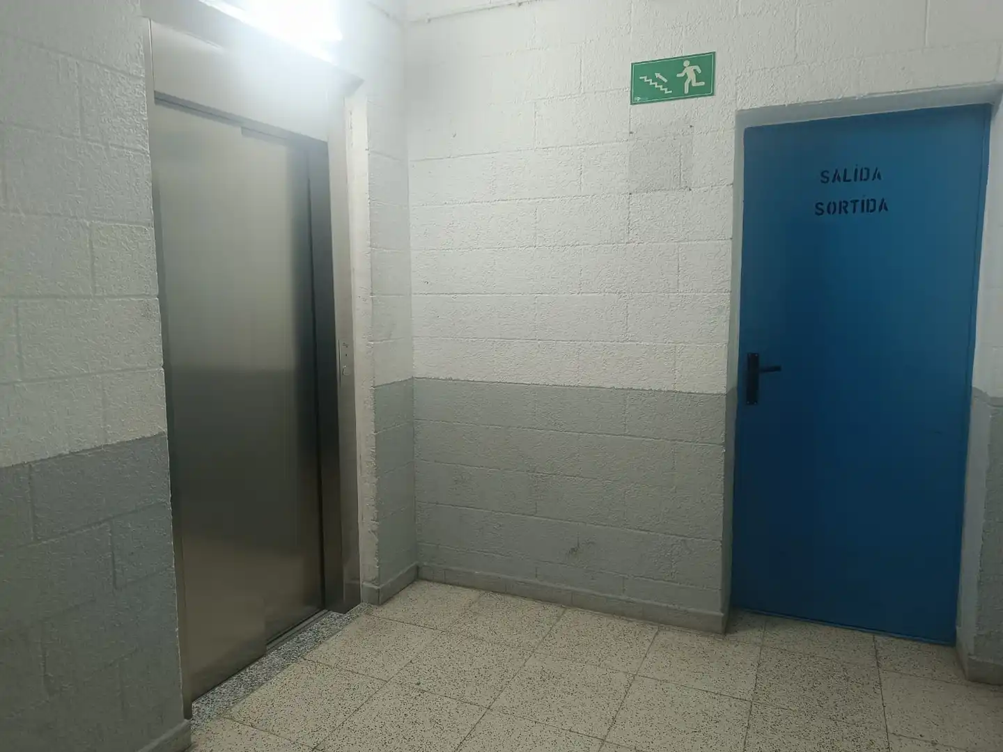Einzelparkplatz mit Aufzug zum Verkauf in Carrer de Mossèn Andreu 13, imagen 8