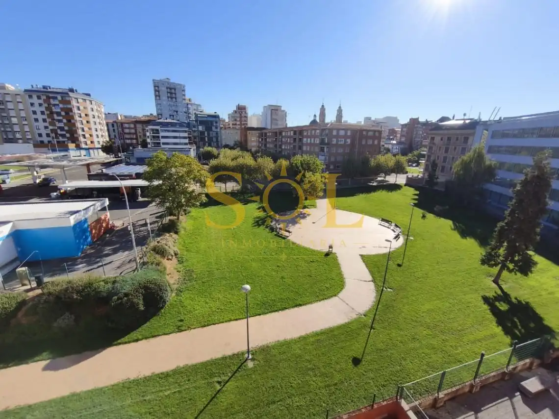 Dúplex amb ascensor en venda a Avenida de los Reyes Leoneses 10, imagen 7