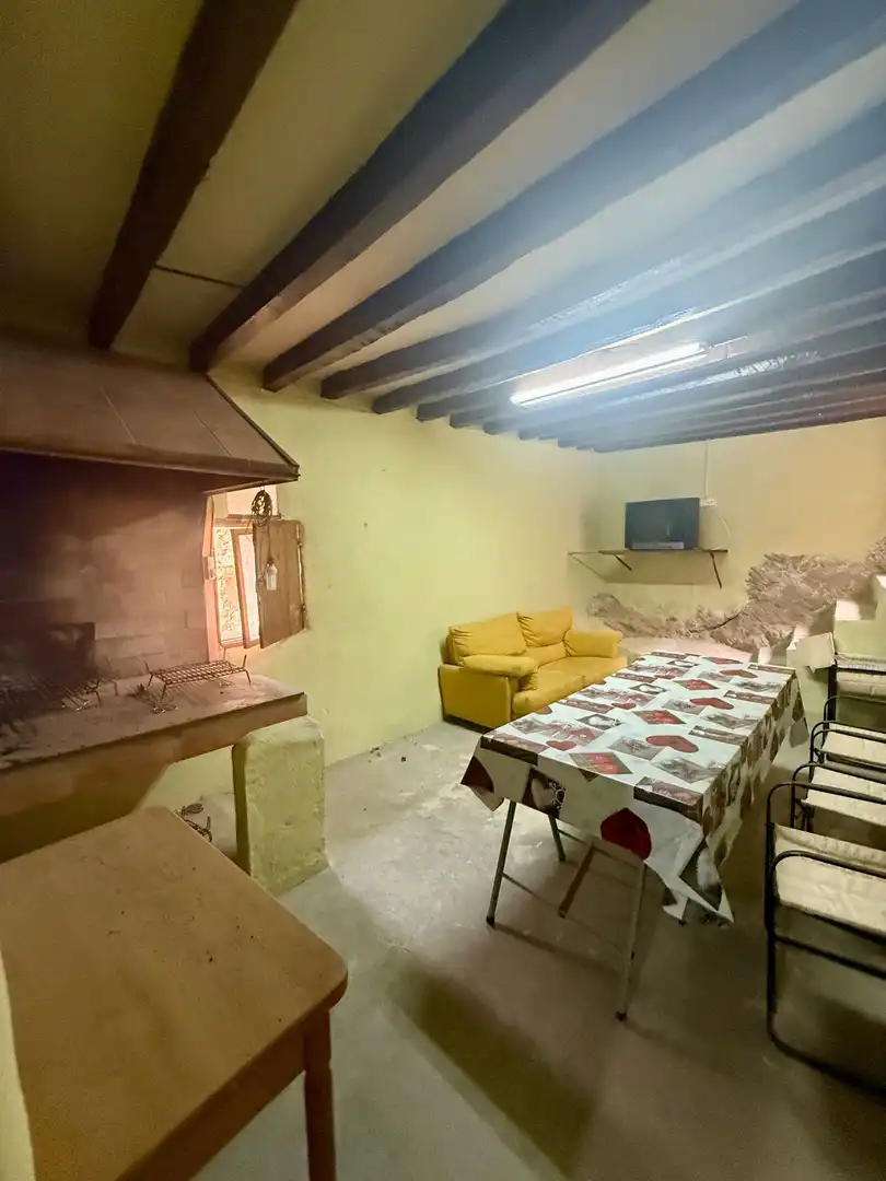 Country homes for sale in Biar  with Storage room