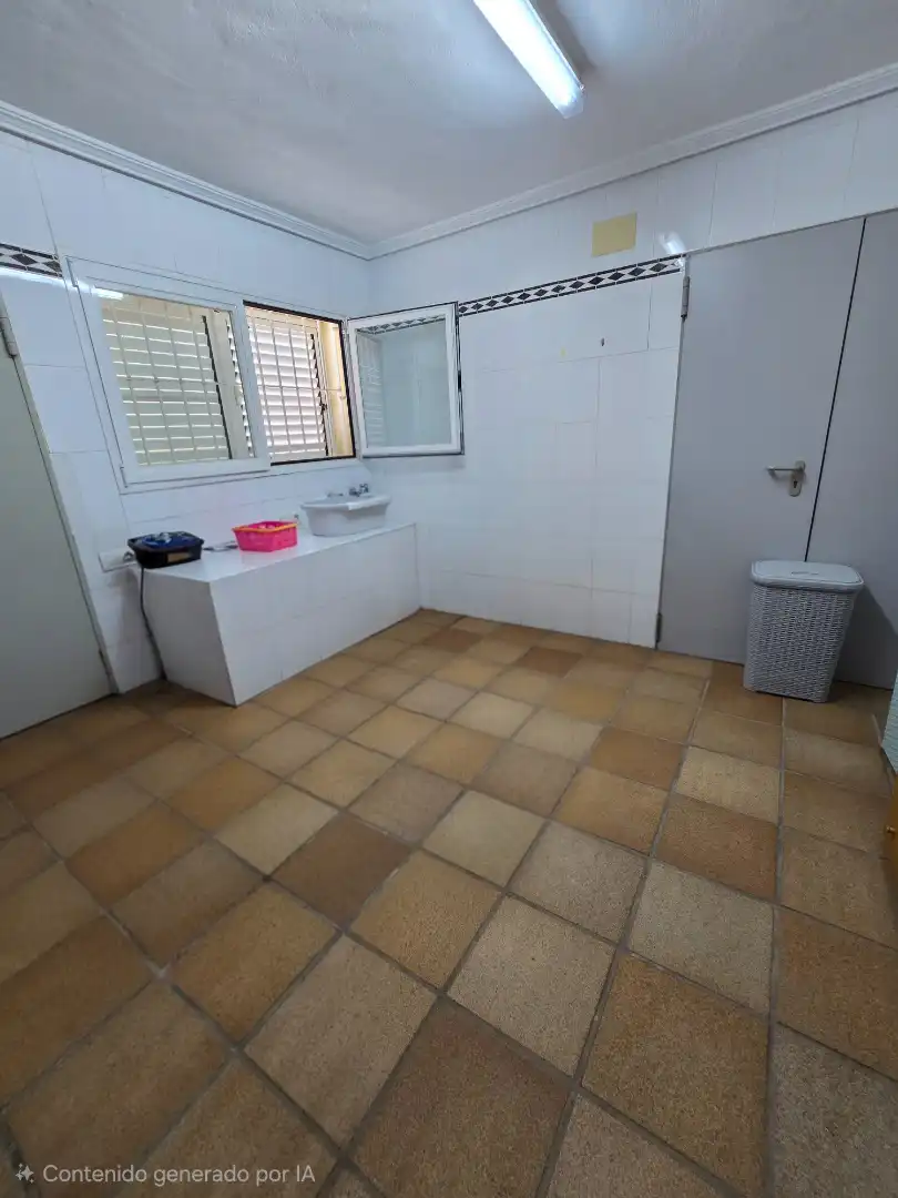 Bany de Casa o xalet en venda en Benicasim / Benicàssim amb Aire condicionat, Calefacció i Jardí privat