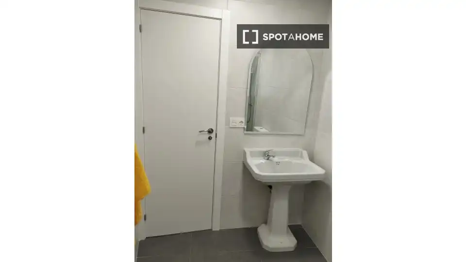 Room in Zaragoza, Zaragoza