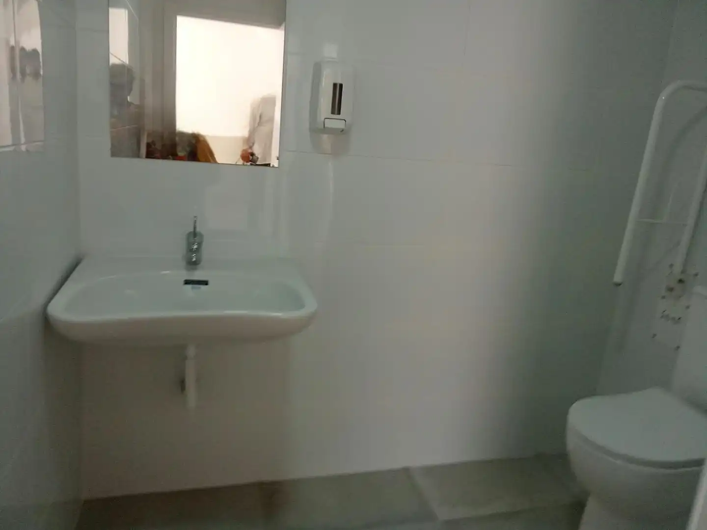 Bany de Local de lloguer en Benalmádena amb Aire condicionat
