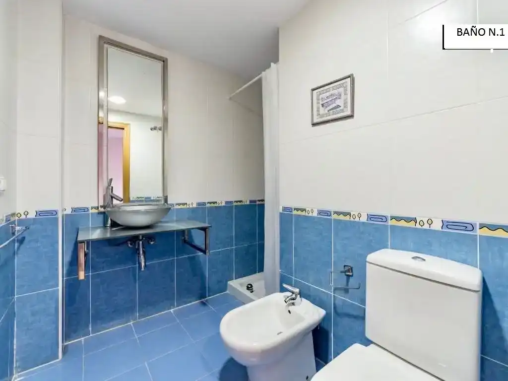 Badezimmer von Maisonette zur Miete in  Valencia Capital mit Klimaanlage und Balkon