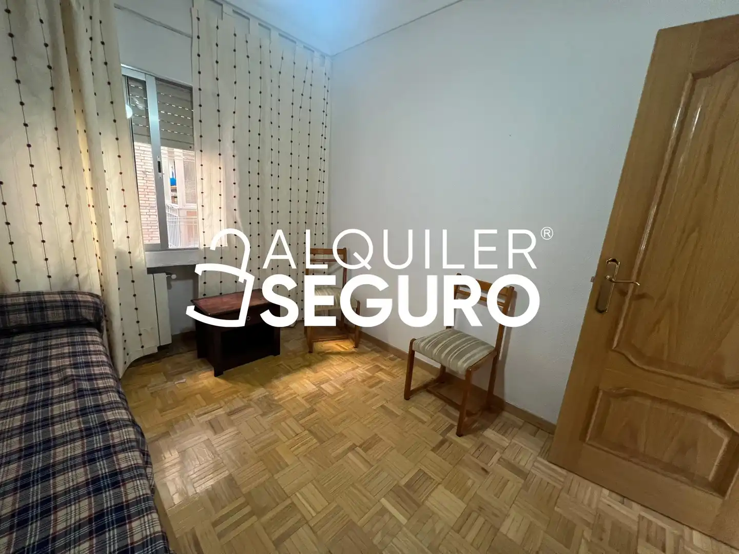 Habitación de Piso de alquiler en Madrid con Calefacción y Amueblado