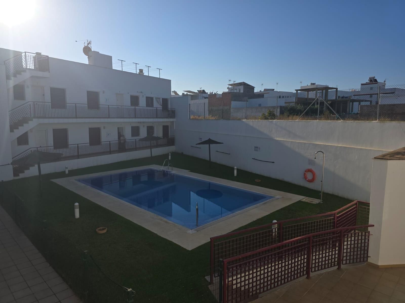 Swimming pool of Flat for sale in Conil de la Frontera