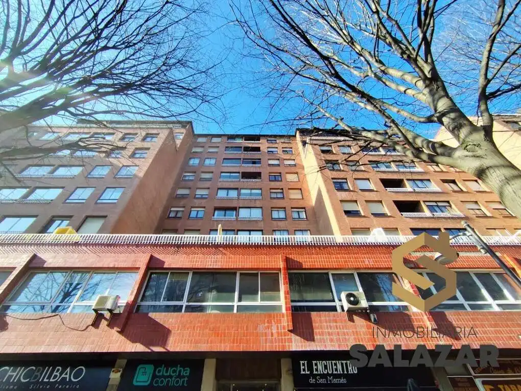 Außenansicht von Wohnung zum Verkauf in Bilbao  mit Heizung