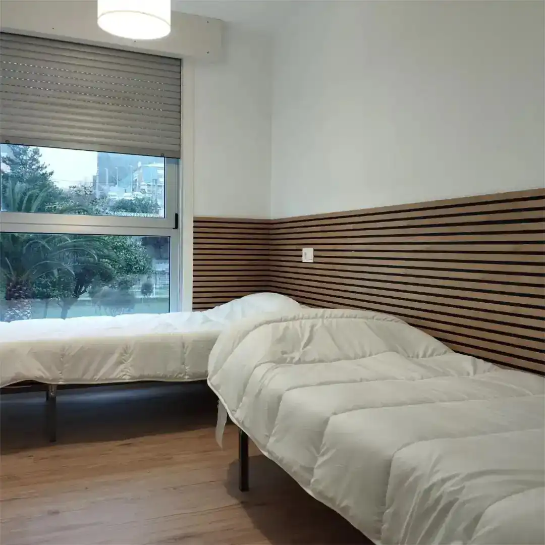 Schlafzimmer von Wohnung zur Miete in Burela mit Parkett, Möbliert und Ofen