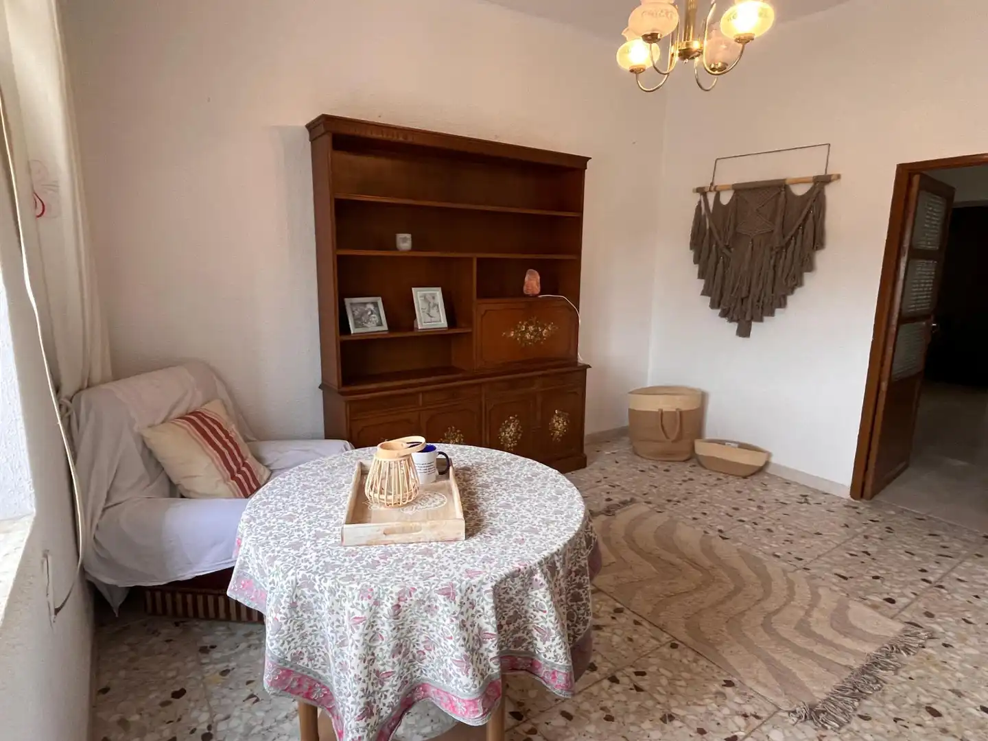 Sala de estar de Casa adosada en venta en Tobarra con Jardín privado, Terraza y Trastero