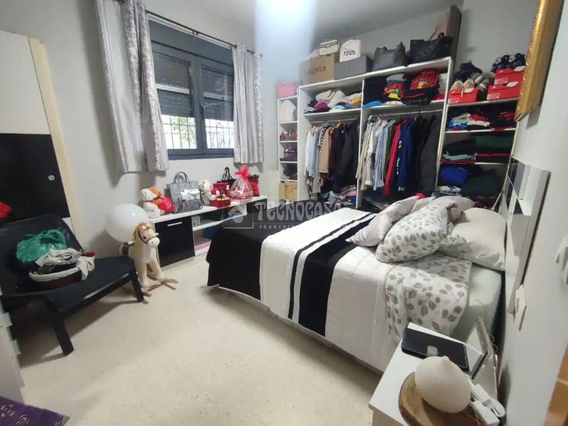 Bedroom of Flat for sale in Sevilla  with Air Conditioner