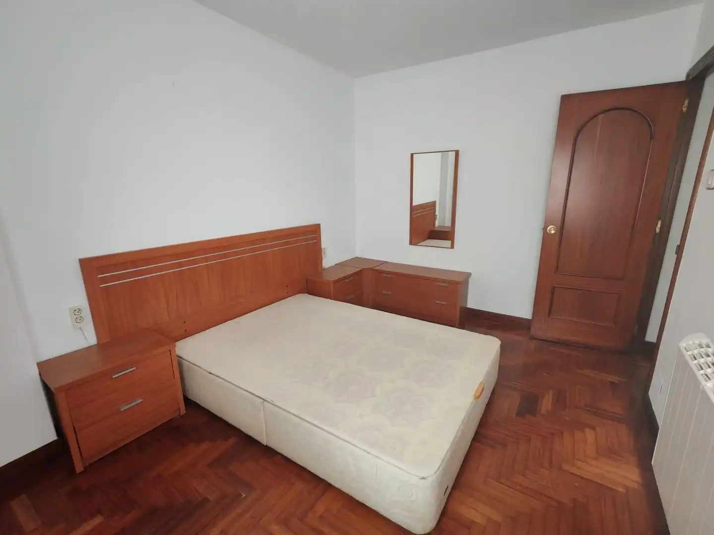 Habitación de Piso en venta en Vigo  con Calefacción, Trastero y Balcón
