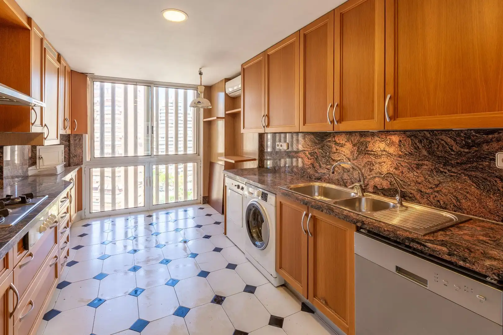 Cocina de Piso en venta en Benidorm con Aire acondicionado, Calefacción y Piscina comunitaria