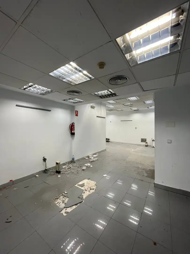 Local en venta en Madrid con Aire acondicionado y Alarma