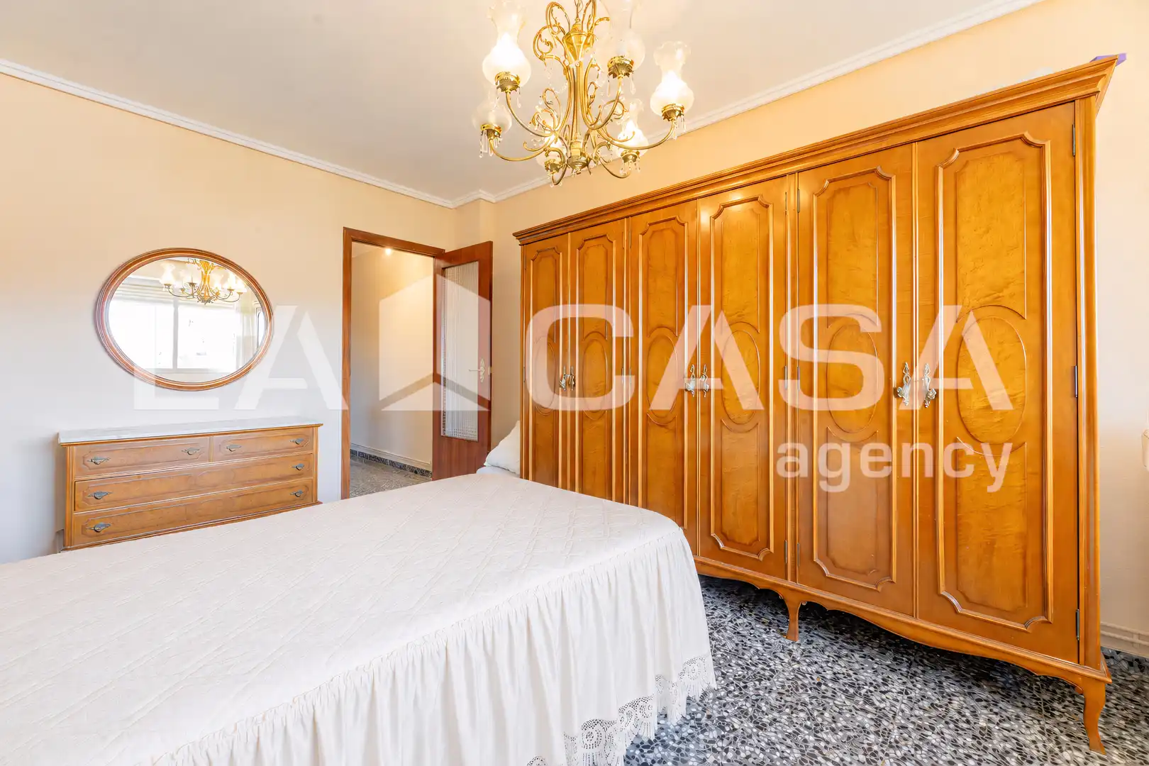 Habitación de Piso en venta en Valencia con Calefacción y Balcón