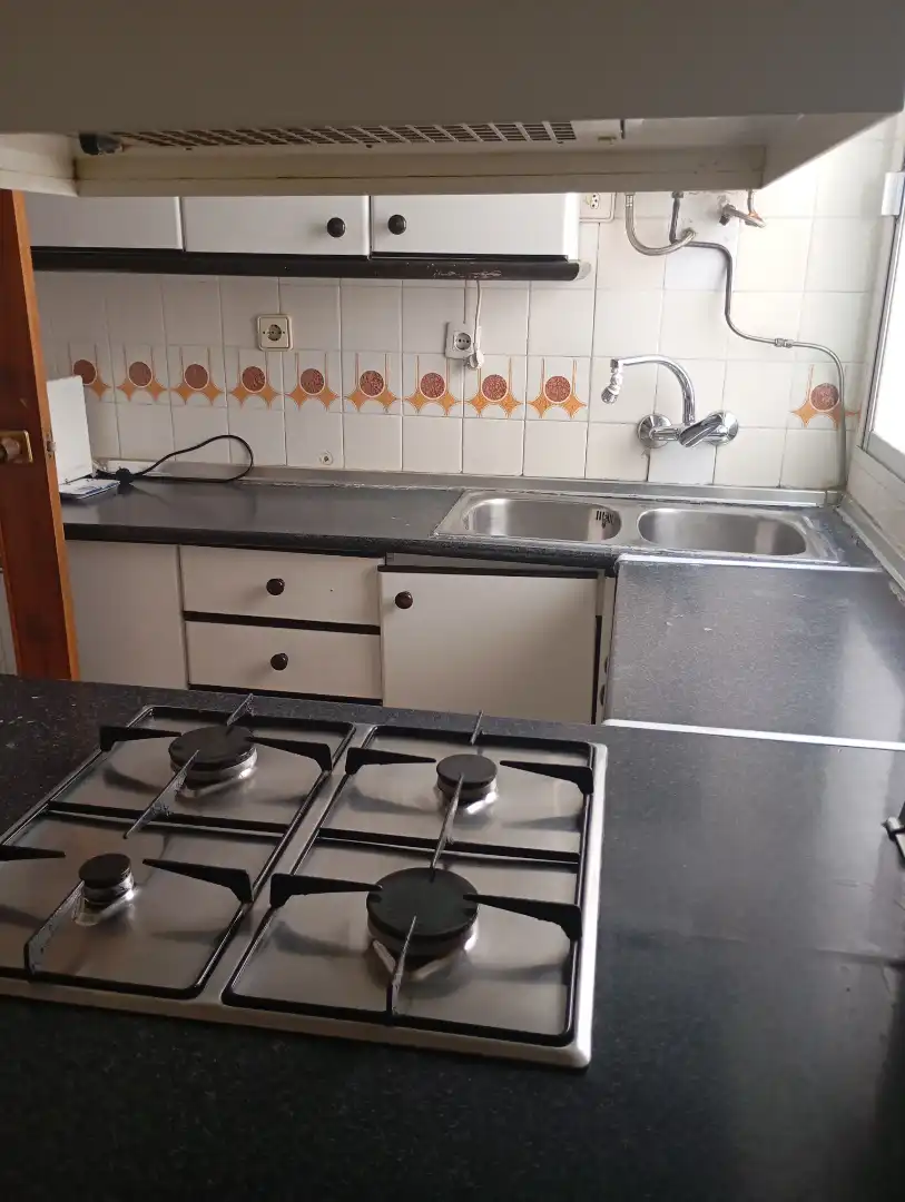Cuina de Pis en venda en Granada amb Terrassa, Moblat i Forn