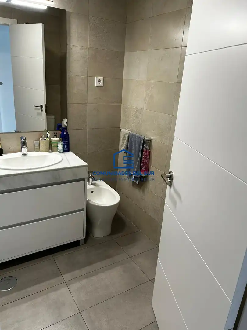 Badezimmer von Wohnung zur Miete in El Puerto de Santa María mit Klimaanlage, Privatgarten und Terrasse