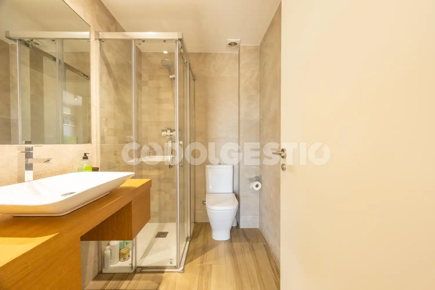Baño de Piso en venta en Manlleu con Terraza