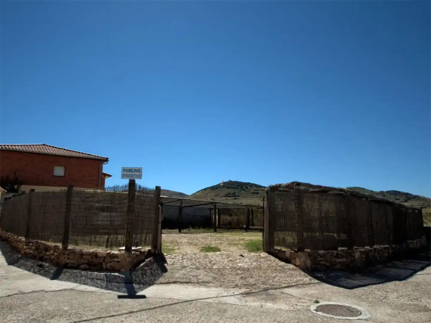 Finca rústica en venda en La Vilueña amb Aire condicionat, Piscina i Balcó