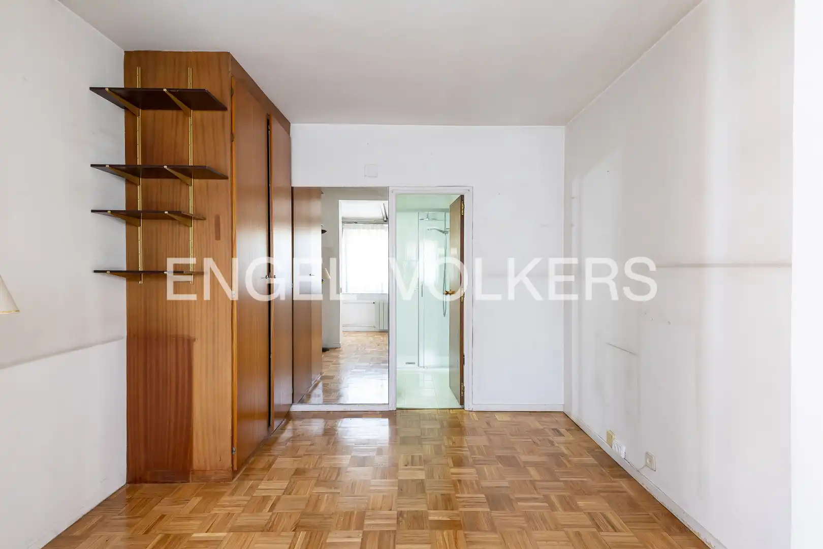 Dormitori de Àtic en venda en Madrid amb Calefacció, Parquet i Terrassa