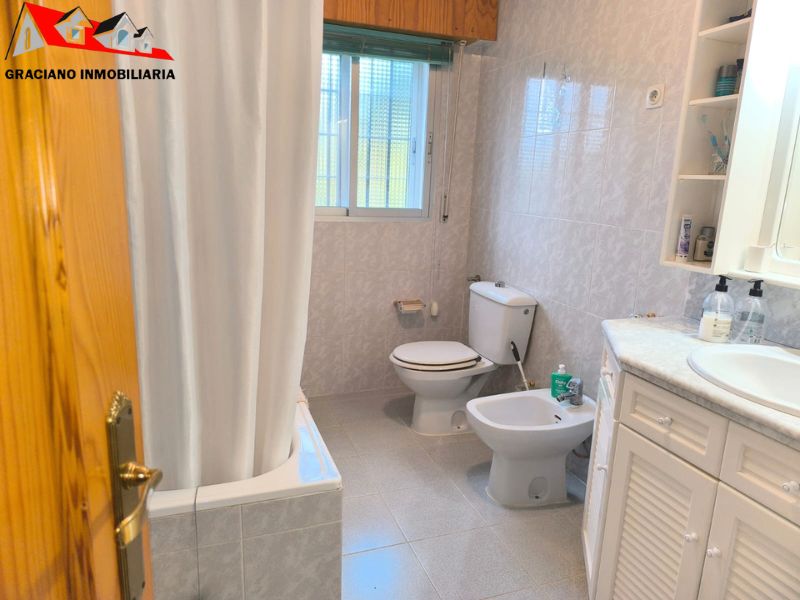 Bathroom of House or chalet for sale in  Albacete Capital  with Air Conditioner, Private garden and Terrace