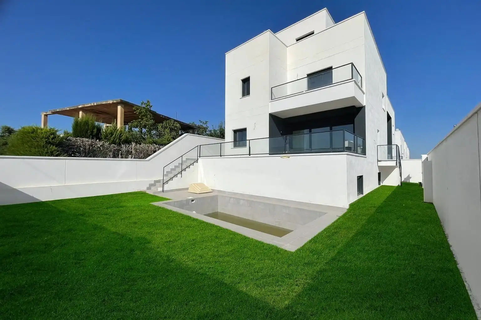 Vista exterior de Casa o xalet en venda en Alhendín amb Jardí privat, Terrassa i Traster