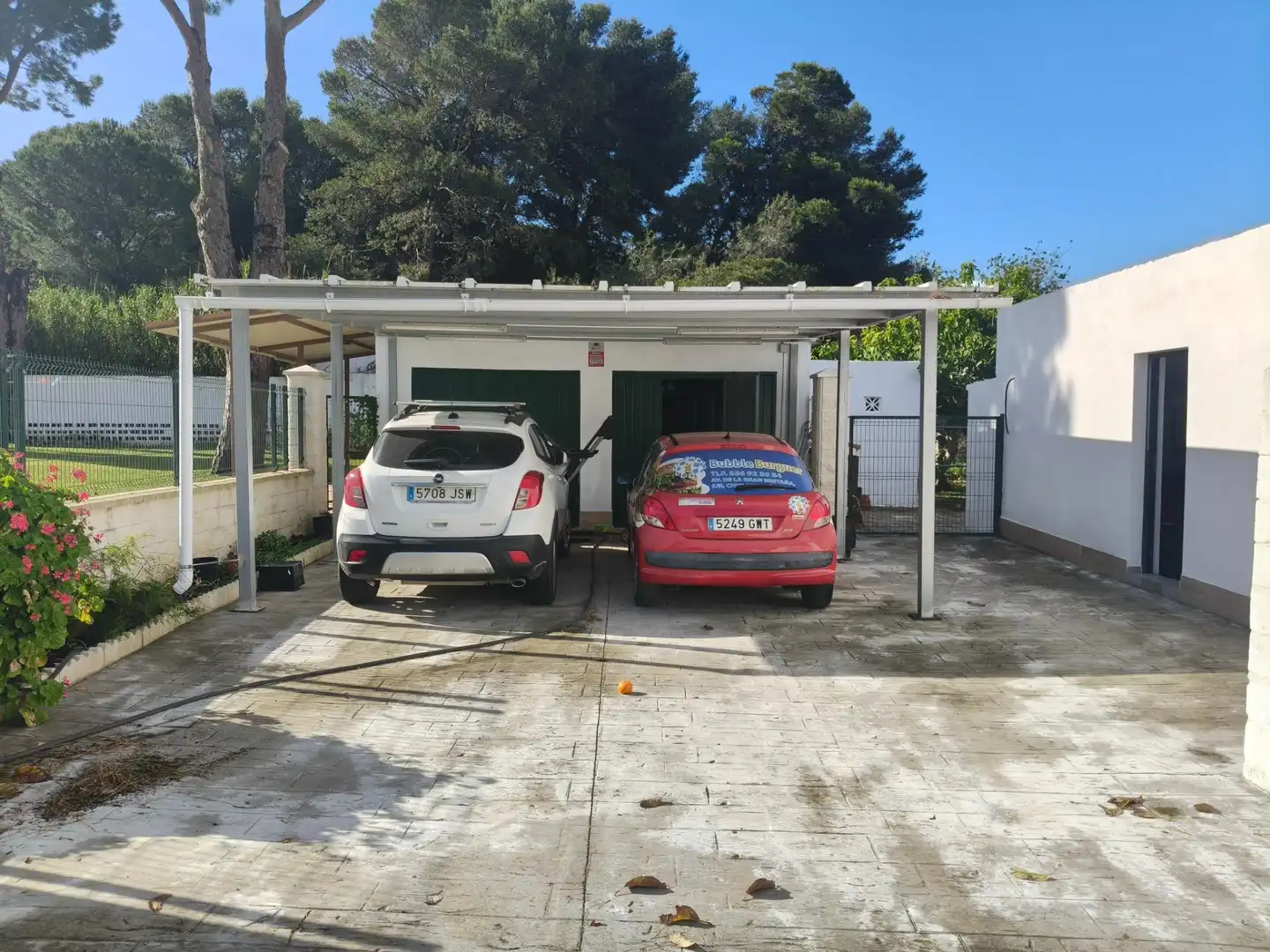 Parking of Houses for sale in Chiclana de la Frontera  with Air Conditioner, Swimming Pool and Alarm