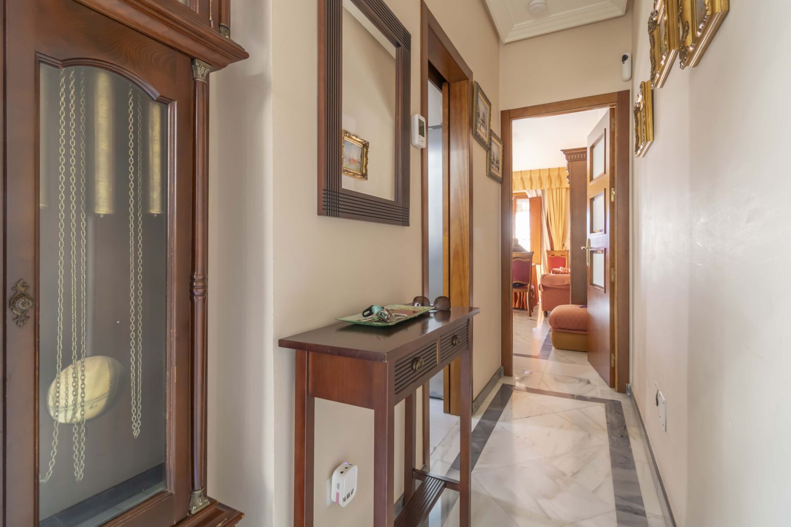 Flat for sale in Dos Hermanas  with Air Conditioner and Furnished