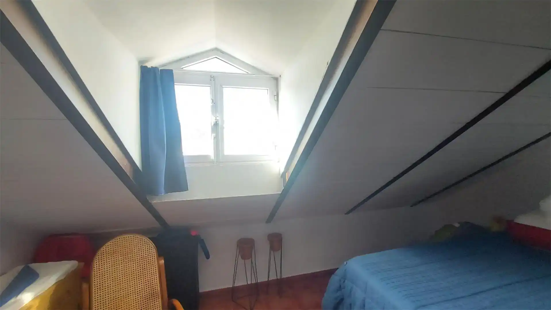 Dormitori de Casa adosada en venda en Ubrique amb Aire condicionat i Balcó