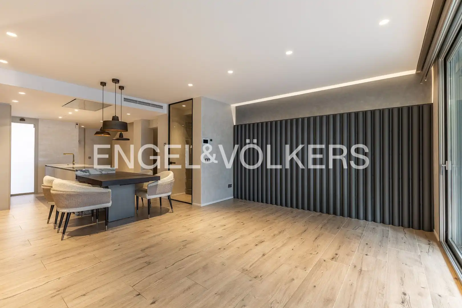 Sala d'estar de Casa o xalet en venda en Barcelona amb Aire condicionat, Calefacció i Jardí privat