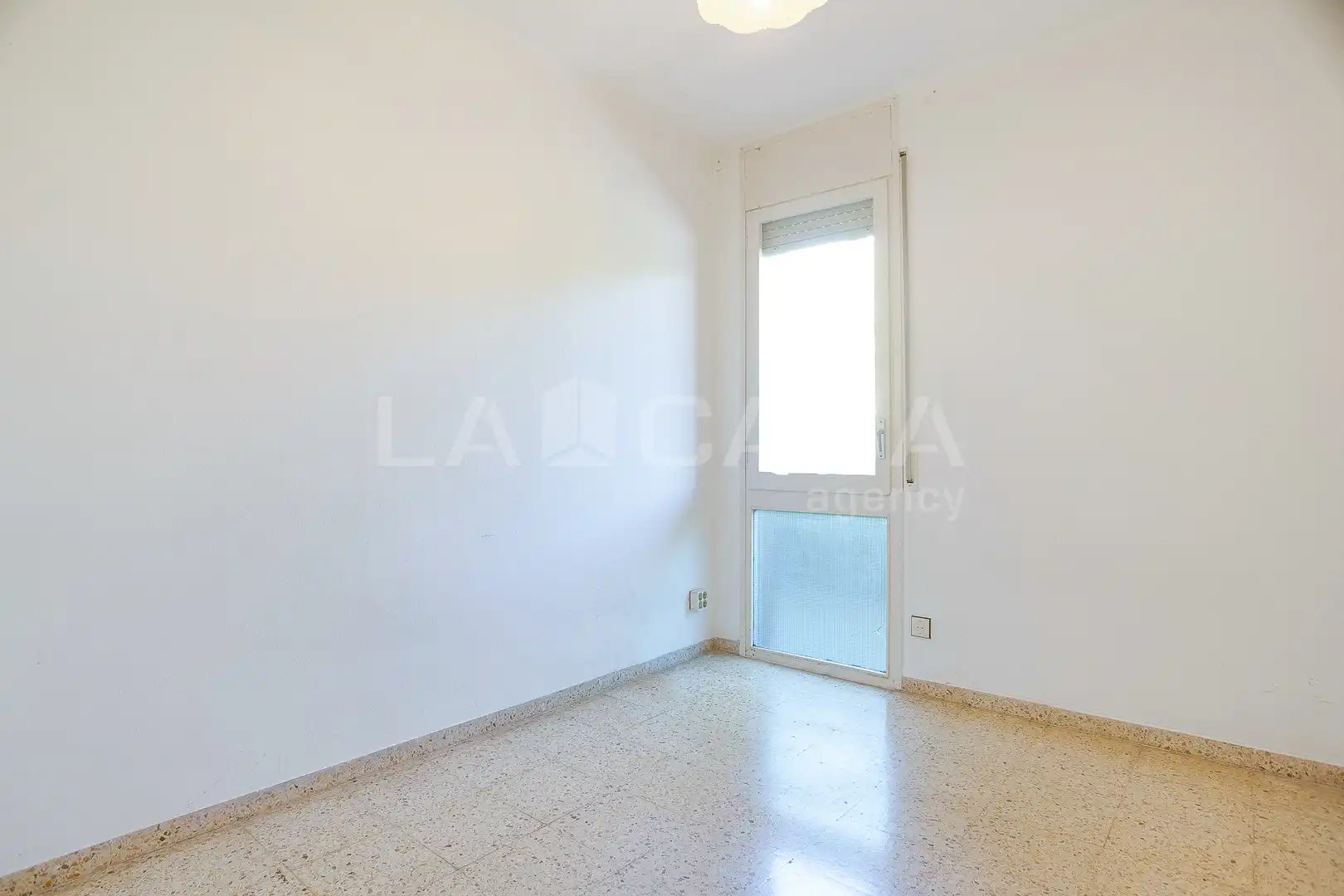 Schlafzimmer von Wohnung zum Verkauf in Barcelona mit Balkon