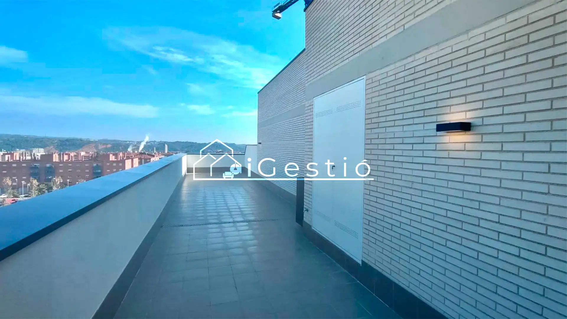 Àtic amb piscina de lloguer a Carrer de Francesc Macià